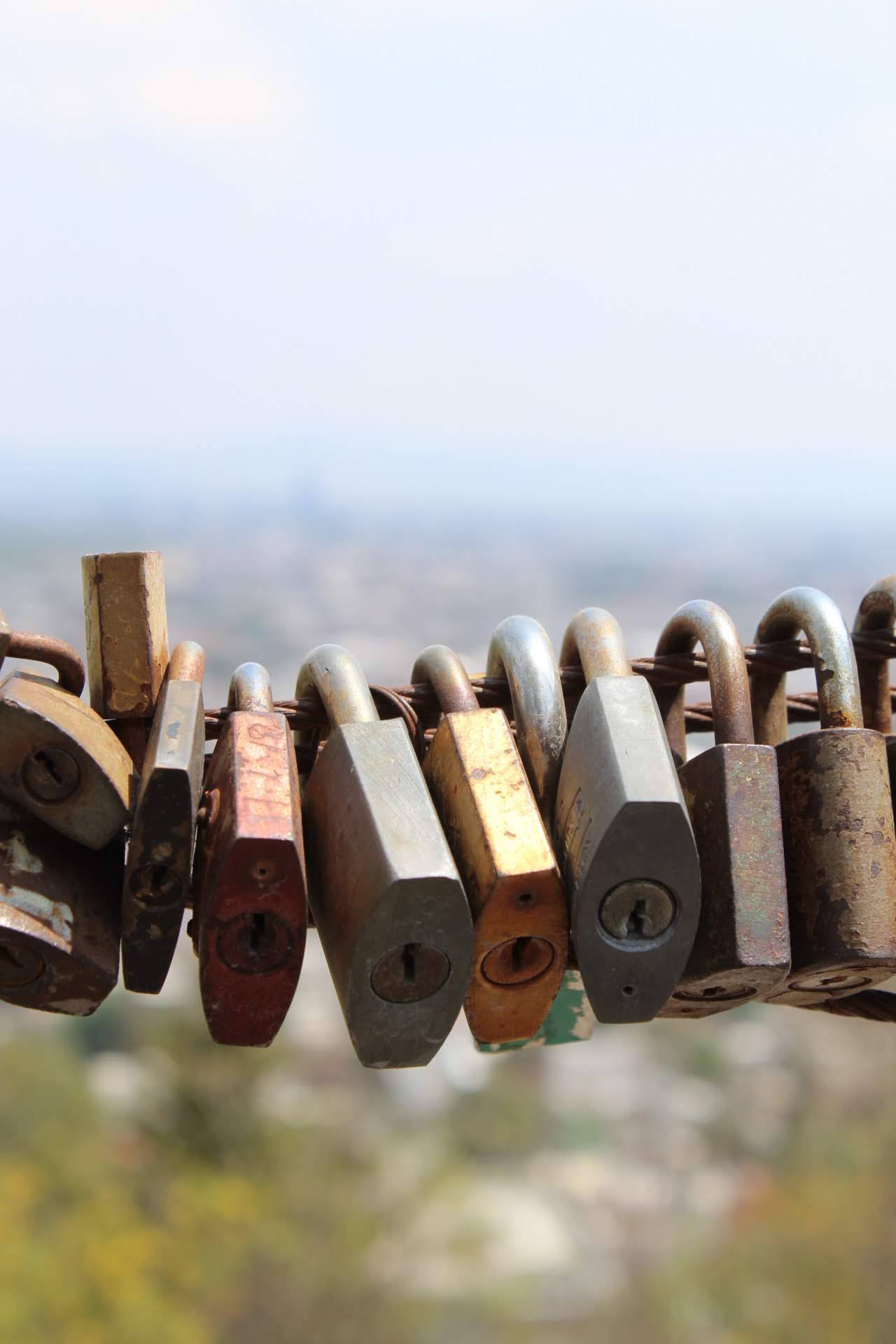 Puente de candados en Los Fuertes, Puebla. Mayo 2023.